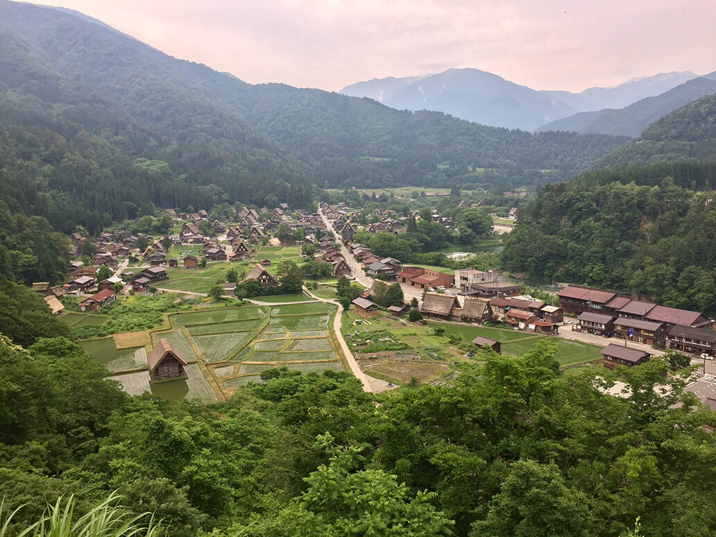 Shirakawa-go dal punto panoramico